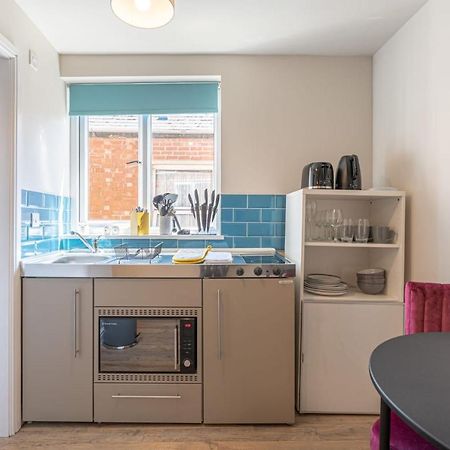 Superb One Bedroom Apartment In Coventry Cv1 *New* Exterior photo