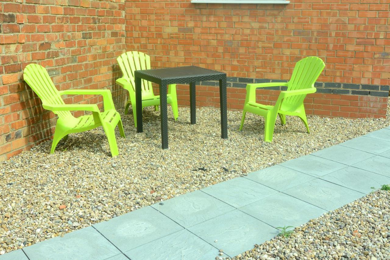 Superb One Bedroom Apartment In Coventry Cv1 *New* Exterior photo